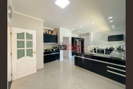 11_photo/94ce70a37d.cba3da746242e602-ATLAS-3ab5f85f-6633-4e00-83e5-d05f5ae4224c.jpg de casa à venda com 6 quartos, 627m² em Jardim Lincoln, Suzano