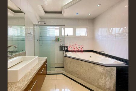 2_photo/94ce70a37d.cba3da746242e602-ATLAS-ac90bb75-42c4-4ff1-950f-6fbd3bbd5e34.jpg de casa à venda com 6 quartos, 627m² em Jardim Lincoln, Suzano