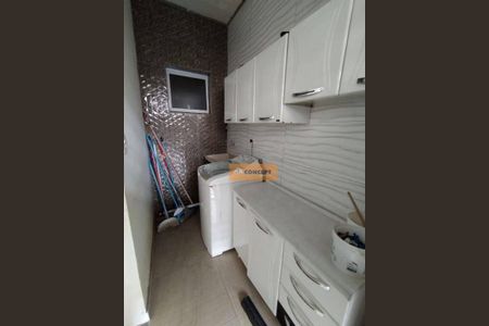 10_photo/94ce70a717.f9fd596f8c1c84e9-ATLAS-33e129a5-01d4-44bc-8e7b-84c2c5d62408.jpg de casa à venda com 3 quartos, 200m² em Vila Urupes, Suzano