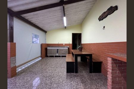 2_photo/94ce70ae0f.cb4a3f4e1d4d223a-ATLAS-0cf3bed6-d270-45a0-9fd8-f6a6cb38d37d.jpg de casa à venda com 2 quartos, 148m² em Jardim Luella, Suzano