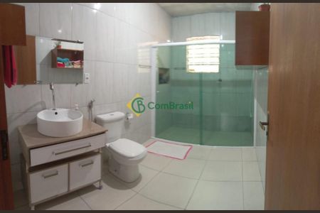 4_photo/94ce70c9a1.ceff8192393c33de-ATLAS-a2b29876-586e-427f-b774-1759fcffb2fa.jpg de casa à venda com 4 quartos, 160m² em Vila Colorado, Suzano