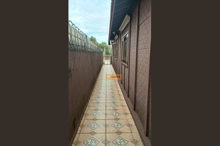 7_photo/94ce7b2e21.c54d8ccd00eda198-ATLAS-1d72bdd8-59c0-43ca-abc7-ce1e130ca427.jpg de casa para alugar com 3 quartos, 237m² em Vila Aurea, Poá