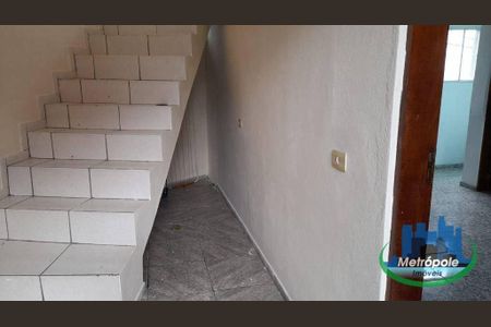 16_photo/94ce883769.b760bf5d8bb46efe-ATLAS-cbd5aff9-d9d8-438b-b1cf-935718a61307.jpg de casa à venda com 2 quartos, 200m² em Vila Nova Bonsucesso, Guarulhos
