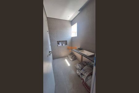 8_photo/94ce8843f5.18d35e9b3b089d06-ATLAS-646ddb84-0c1e-41bd-865e-8d5eb8c31477.jpg de casa à venda com 3 quartos, 225m² em Jardim Presidente Dutra, Guarulhos