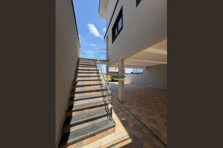 8_photo/94ce884415.6fa48a32a50b7a11-ATLAS-396e694e-228c-4ca3-ab7f-253a766bd5ee.jpg de casa à venda com 3 quartos, 200m² em Jardim Presidente Dutra, Guarulhos