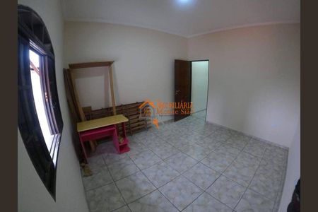 12_photo/94ce8845ff.ceff8192393c33de-ATLAS-a849c44d-a991-46dd-af59-c1326d81414a.jpg de casa à venda com 2 quartos, 100m² em Vila Carmela II, Guarulhos