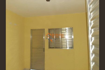 4_photo/94ce884c37.ceff8192393c33de-ATLAS-7e4941f3-b4b4-4fea-90de-c9ce3e8ffedd.jpg de casa à venda com 5 quartos, 125m² em Vila Carmela I, Guarulhos