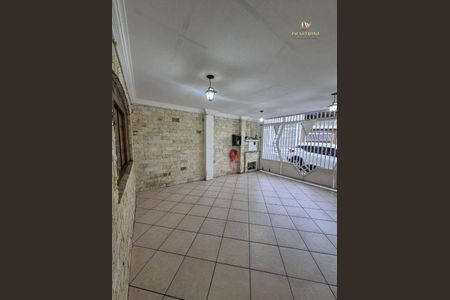 4_photo/94ce884e15.3aed5bbd04158097-ATLAS-52f6d57d-4e9c-4eca-a005-8e02ddcfb00c.jpg de casa à venda com 3 quartos, 277m² em Jardim Presidente Dutra, Guarulhos