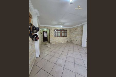3_photo/94ce884e15.3aed5bbd04158097-ATLAS-b061bfb6-58da-46da-beae-9dc8b872e36d.jpg de casa à venda com 3 quartos, 277m² em Jardim Presidente Dutra, Guarulhos