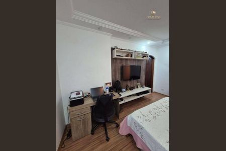 22_photo/94ce884e15.3aed5bbd04158097-ATLAS-e8a0be22-eaa7-4050-80d5-d18b25b38d83.jpg de casa à venda com 3 quartos, 277m² em Jardim Presidente Dutra, Guarulhos