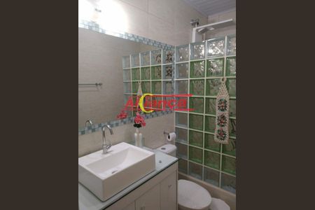 4_photo/94ce884ff9.e1d2c46bde3eb79c-ATLAS-56d0d665-2b8b-457e-8797-ac84be82039d.jpg de casa à venda com 2 quartos, 220m² em Vila Carmela I, Guarulhos