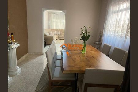 2_photo/94ce885137.75e2b3fb788f2d45-ATLAS-18de2feb-7c81-4e5a-ae1e-5548c690ba9b.jpg de casa à venda com 3 quartos, 150m² em Vila Carmela I, Guarulhos