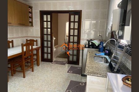 12_photo/94ce885137.75e2b3fb788f2d45-ATLAS-732a7b75-b003-4e42-be5a-9e4b5c1c5dd4.jpg de casa à venda com 3 quartos, 150m² em Vila Carmela I, Guarulhos
