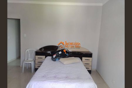 11_photo/94ce885cab.c4a86b3c211625c7-ATLAS-d5e477a1-0d00-4cfa-afd8-2a70d72ce489.jpg de casa à venda com 3 quartos, 200m² em Jardim Presidente Dutra, Guarulhos