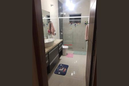 2_photo/94ce89209b.98294858116a6f49-ATLAS-10364ca2-bbf3-4ebc-8196-53ef9b4ccc4e.jpg de casa à venda com 3 quartos, 250m² em Guarulhos, Guarulhos