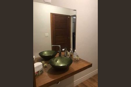 4_photo/94ce892749.99fa673d506c3847-ATLAS-4d9dec16-479e-4ff1-85a2-e8e2062c096a.jpg de casa à venda com 3 quartos, 300m² em Água Azul, Guarulhos