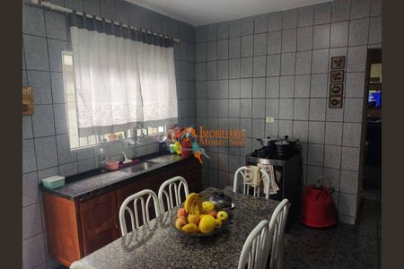 5_photo/94ce896161.3ddf5e48fefe922b-ATLAS-20a8db5d-8932-4ee7-869e-e030f7d4418e.jpg de casa à venda com 4 quartos, 150m² em Cidade Soberana, Guarulhos