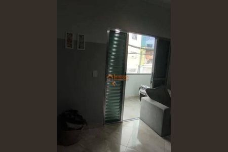 11_photo/94ce8975bf.80a7f3f1b00bd23a-ATLAS-cf9aa93d-3b9b-4153-99a8-0af093d7e9bd.jpg de casa à venda com 3 quartos, 225m² em Mato das Cobras, Guarulhos