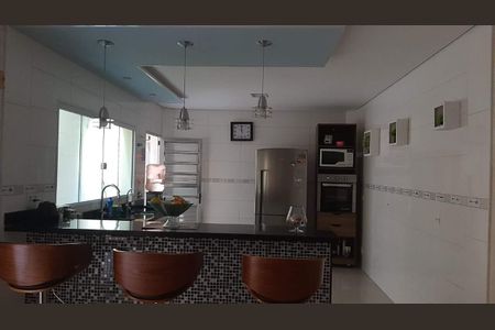 3_photo/94ce897ae3.9612c2c0390caf5f-ATLAS-708a772d-a7ee-4b4d-b7ae-911f7f0a8a69.jpg de casa à venda com 3 quartos, 177m² em Jardim IV Centenario, Guarulhos