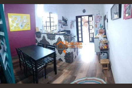 4_photo/94ce897c8b.ceff8192393c33de-ATLAS-3623d04b-05d3-4281-9477-b48d5c3f61da.jpg de casa à venda com 3 quartos, 220m² em Cidade Soberana, Guarulhos