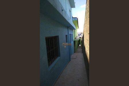 4_photo/94ce897f49.8f3f2a47dd94676f-ATLAS-85da2100-8950-4b2d-b38c-8c5594c31b63.jpg de casa à venda com 4 quartos, 200m² em Jardim IV Centenario, Guarulhos