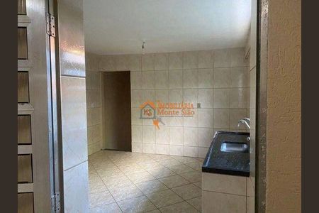 12_photo/94ce897f49.8f3f2a47dd94676f-ATLAS-8a6dd057-5b23-4b02-9134-c519ff75ce9c.jpg de casa à venda com 4 quartos, 200m² em Jardim IV Centenario, Guarulhos