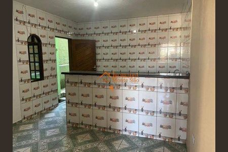 3_photo/94ce897f49.8f3f2a47dd94676f-ATLAS-d3efe61a-ba32-4b34-8ad2-bb890d726992.jpg de casa à venda com 4 quartos, 200m² em Jardim IV Centenario, Guarulhos