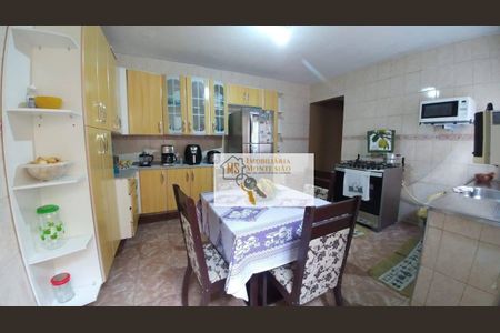 8_photo/94ce897fa9.ceff8192393c33de-ATLAS-95cd5178-c3c8-4851-aa33-6b9f3f477c07.jpg de casa à venda com 4 quartos, 190m² em Cidade Soberana, Guarulhos