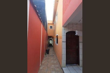 5_photo/94ce89819f.ceff8192393c33de-ATLAS-95a39739-2de4-42a3-8ff6-2d6093a2bca9.jpg de casa à venda com 2 quartos, 250m² em Jardim Hanna, Guarulhos