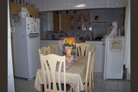 6_photo/94ce89927d.8cbbc6e43ead3576-ATLAS-5c79e8cf-9fff-440d-b79b-afe8d5ad0c20.jpg de casa à venda com 3 quartos, 265m² em Jardim Presidente Dutra, Guarulhos