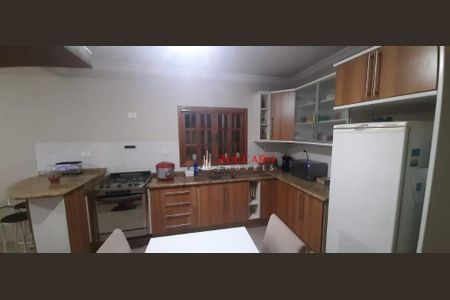 11_photo/94ce899d51.ba97ac63d5ac1cb4-ATLAS-e09bf809-50cc-4dbf-804f-84d8b3b9d83e.jpg de casa à venda com 3 quartos, 128m² em Jardim IV Centenario, Guarulhos