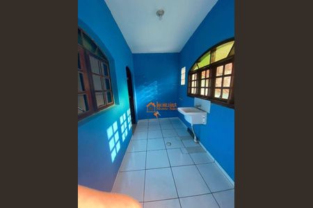4_photo/94ce89b2d9.f8b5319c31ea9539-ATLAS-92095eea-d942-4c32-bd1d-976b8438cbf9.jpg de casa à venda com 3 quartos, 225m² em Vila Nova Bonsucesso, Guarulhos