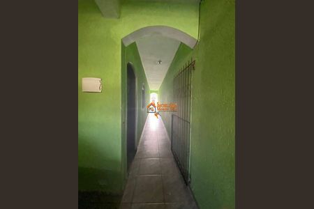 12_photo/94ce89b2d9.f8b5319c31ea9539-ATLAS-e65f5b0b-813b-410c-9a14-a5e5868bf7c0.jpg de casa à venda com 3 quartos, 225m² em Vila Nova Bonsucesso, Guarulhos