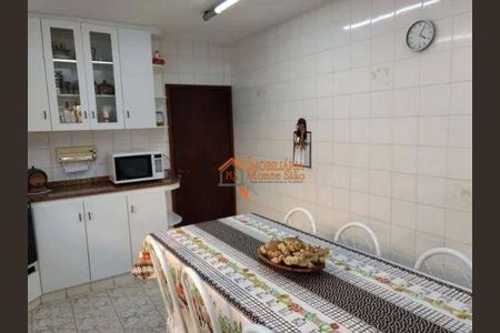 11_photo/94ce89b50f.3714cccd63f8fe2d-ATLAS-f0d8774b-7bd2-466b-ab05-e12e04f54fdf.jpg de casa à venda com 4 quartos, 225m² em Jardim Presidente Dutra, Guarulhos