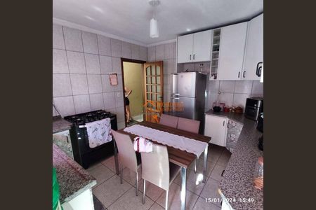 7_photo/94ce89b6df.598c66e7e5047e83-ATLAS-6de32c43-5eac-4db0-a408-17aa724156f3.jpg de casa à venda com 6 quartos, 300m² em Vila Nova Bonsucesso, Guarulhos