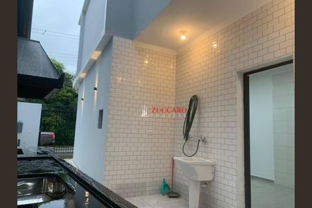 7_photo/94ce89cb21.5bc4e555b9c29fe3-ATLAS-5ed4af60-1708-4cf2-a76d-1e3c7cb0ae15.jpg de casa à venda com 3 quartos, 107m² em Jardim do Triunfo, Guarulhos