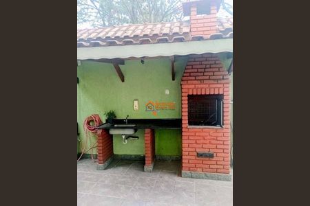 12_photo/94ce89cb93.b8c4f165c1f119ea-ATLAS-6ff4176e-e319-4e8f-89b7-00693319ecc7.jpg de casa à venda com 4 quartos, 220m² em Jardim do Triunfo, Guarulhos