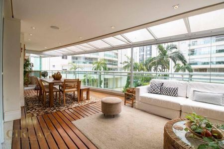 8_photo/94ce89e01f.404f7cf3dd01a495-ATLAS-367c4e47-af2e-4d27-a7c0-d15d9033d757.jpg de apartamento à venda com 3 quartos, 213m² em Cidade Parque Alvorada, Guarulhos