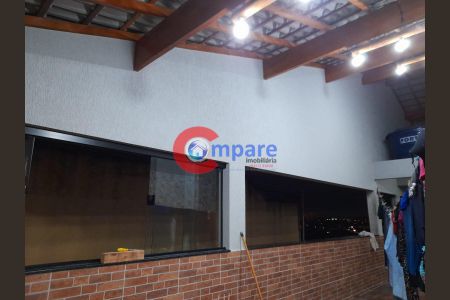 10_photo/94ce89e403.e182d30f96765f76-ATLAS-37b9b3df-9c05-451d-9ab1-2e5b2dc772c1.jpg de casa à venda com 2 quartos, 145m² em Jardim Maria Dirce, Guarulhos