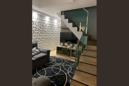 4_photo/94ce89e4e3.ceff8192393c33de-ATLAS-a134cfee-401d-4445-964e-6a842fa2aad4.jpg de casa à venda com 3 quartos, 352m² em Jardim Presidente Dutra, Guarulhos