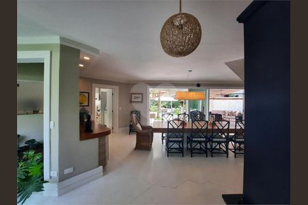 5_photo/94ce89e51b.fe96b63aec789ef1-ATLAS-a68c09c9-0bc3-41d5-965d-e7f76eba3687.jpg de casa à venda com 9 quartos, 584m² em Jardim Presidente Dutra, Guarulhos