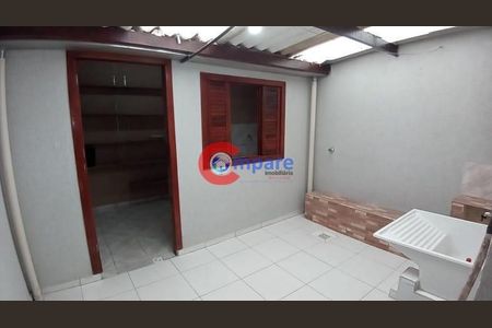 8_photo/94ce89ea4b.dda3a78fb47de289-ATLAS-4cb49364-bd79-4c10-a186-2defcf9e9ae3.jpg de casa à venda com 3 quartos, 120m² em Jardim Presidente Dutra, Guarulhos