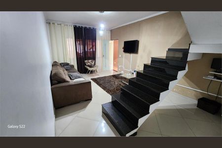2_photo/94ce89edb5.527d2e055a247cfd-ATLAS-4d8792db-4c5e-421a-9afb-ccc6693d27ab.jpg de casa à venda com 3 quartos, 230m² em Jardim Presidente Dutra, Guarulhos