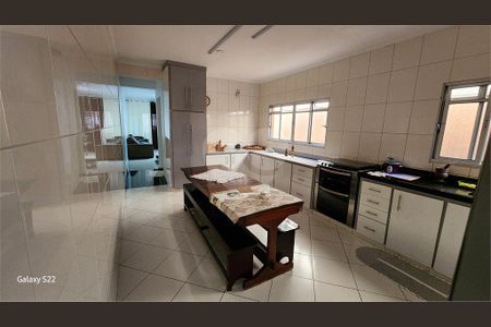 4_photo/94ce89edb5.527d2e055a247cfd-ATLAS-650d5ce4-f776-46db-8a38-0c670f4f56e7.jpg de casa à venda com 3 quartos, 230m² em Jardim Presidente Dutra, Guarulhos