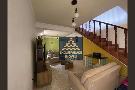 8_photo/94ce89edff.e6f02a1e96aef2b1-ATLAS-0723c9cf-11c8-42d8-adab-ee4900679330.jpg de casa à venda com 3 quartos, 263m² em Jardim Presidente Dutra, Guarulhos