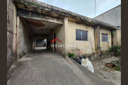 11_photo/94ce89f149.7a37549eceeba21f-ATLAS-8cea73a7-a183-4181-86fe-88f7ae1fa9bc.jpg de casa à venda com 3 quartos, 200m² em Jardim Presidente Dutra, Guarulhos