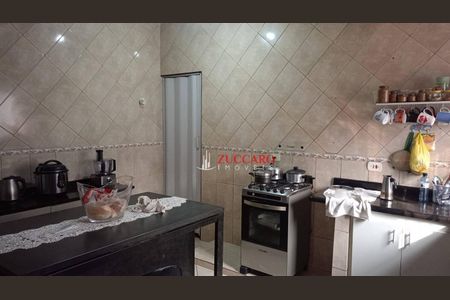 5_photo/94ce89f237.14bdc96e73f9fbd8-ATLAS-a79d76b9-ab14-4ad1-9d1f-85c3de5ff223.jpg de casa à venda com 5 quartos, 300m² em Jardim Presidente Dutra, Guarulhos