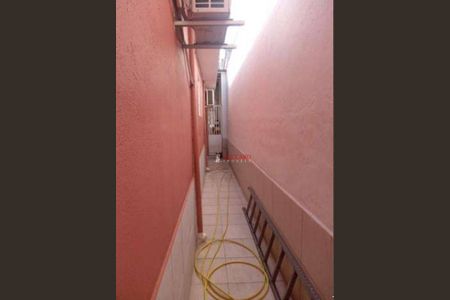 3_photo/94ce89f405.9c5959cca0926d06-ATLAS-de7e649d-d4e1-44ea-ab2f-063883b312df.jpg de casa à venda com 5 quartos, 180m² em Jardim Presidente Dutra, Guarulhos