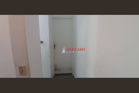 28_photo/94ce89f413.6e0abeab53379787-ATLAS-c96e3844-b355-48de-8db7-482e2d043ba6.jpg de casa à venda com 2 quartos, 120m² em Jardim Presidente Dutra, Guarulhos