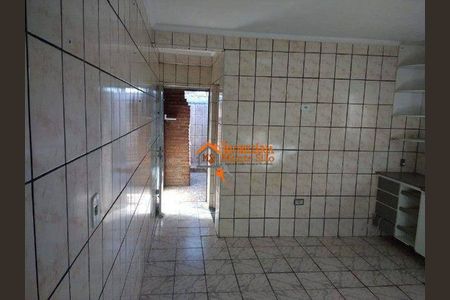 9_photo/94ce89f4a3.3679ba45c80b6010-ATLAS-aba3150c-7603-4a65-8488-2c4d66e3e2e3.jpg de casa à venda com 3 quartos, 192m² em Jardim Presidente Dutra, Guarulhos